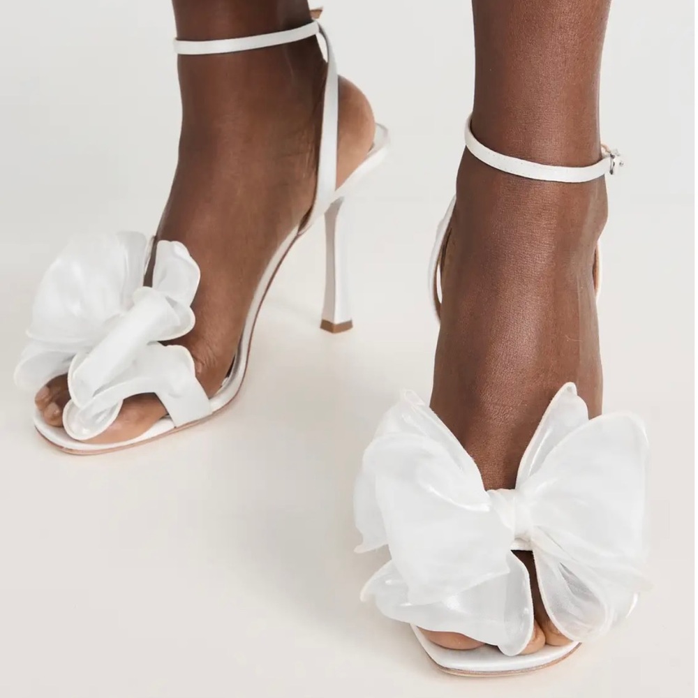 NWT Badgley Mischka Bow Nessie Pumps